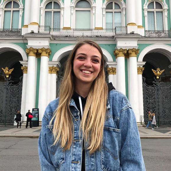 Meet your Posher, Céline - Picture 1 of 1